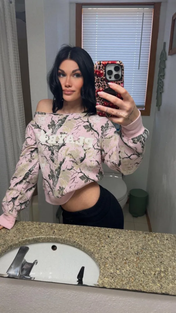 pink camo? posted by c_my_ass