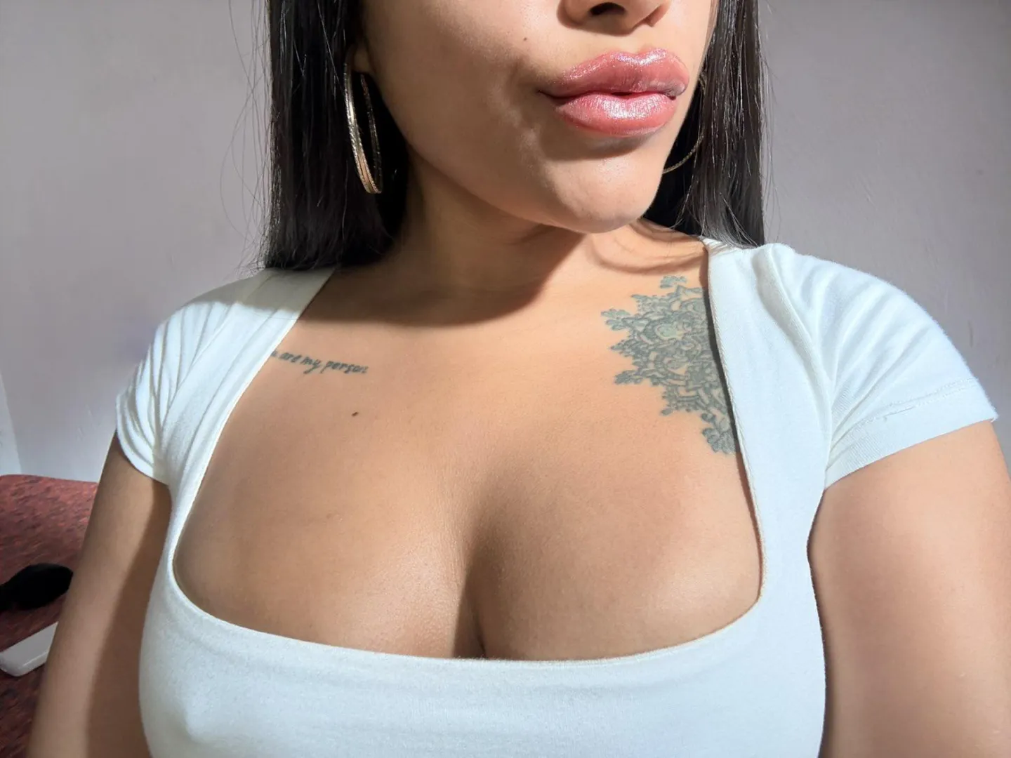 Pink kiss posted by glez333