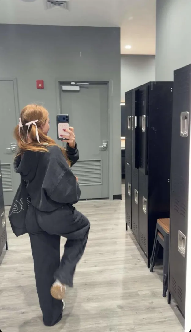 Pink Ribbons posted by RoutineWild32