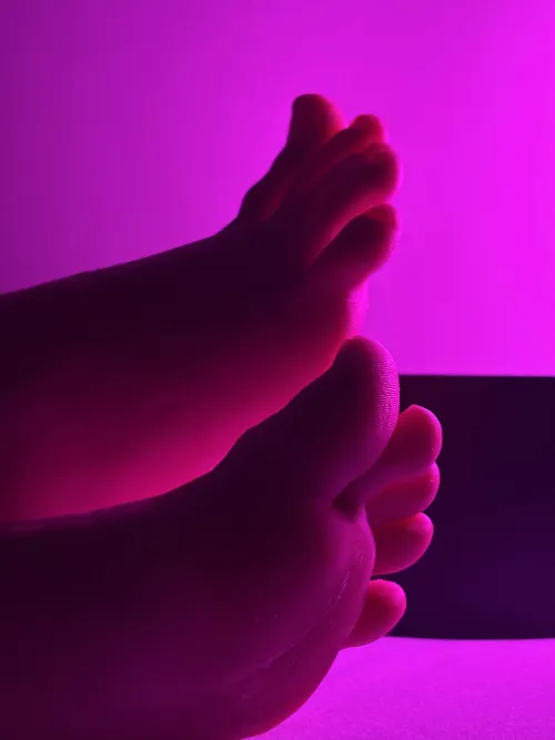 Pink Small Feet (follow) ;) by Sapphire_Kitty_Feet