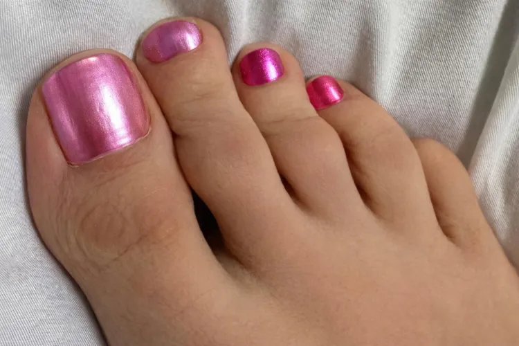 Pink toes by Smooth_Morning_4764