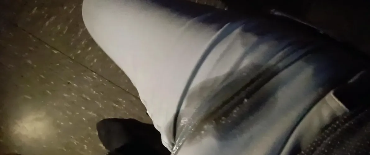 Pissing my pants at the desk... by Urmel2021