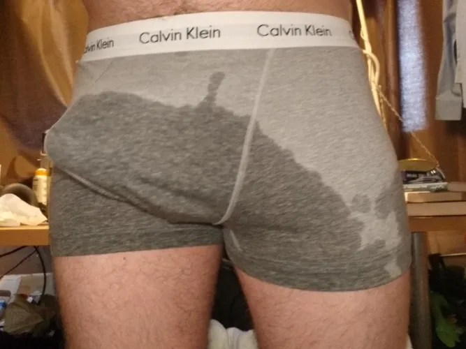 Pissing myself always makes me super hard by pissfishs