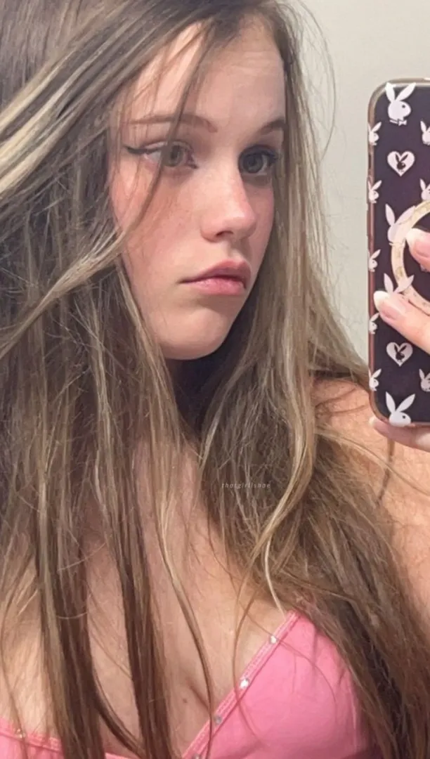 Playful mood, pretty face posted by OceanLyn