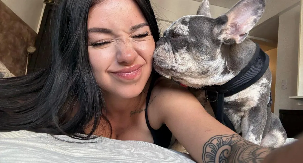 Playful mood, pretty face posted by SereneSorceressx