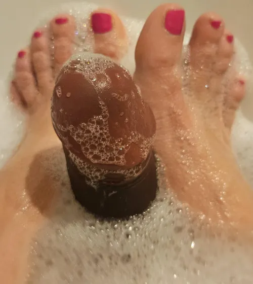 Playing in the bathtub... by Allys_energy