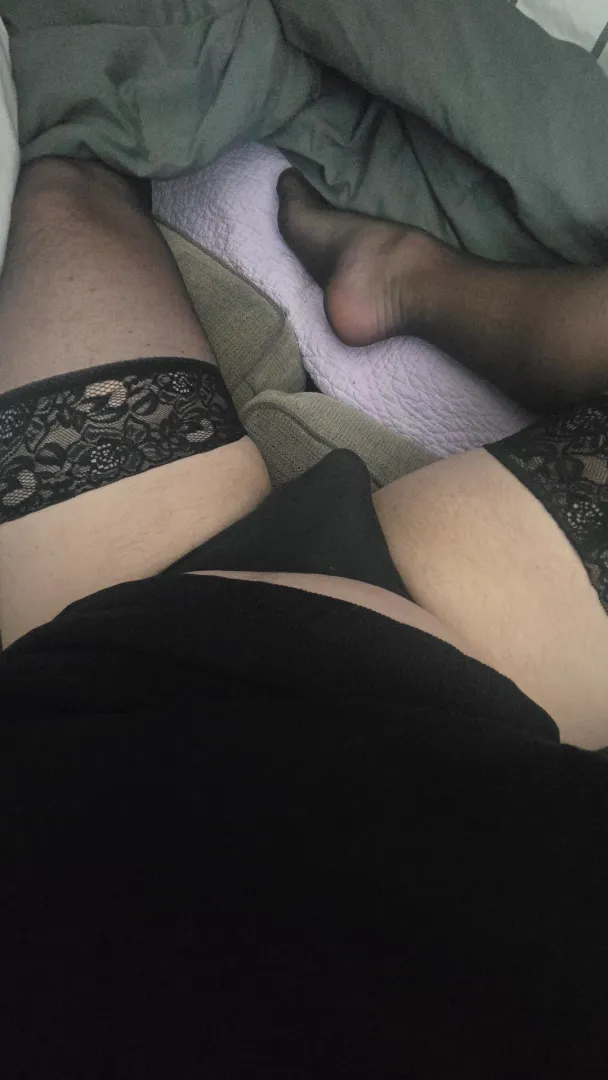 Playing Xbox while everyone's sleeping posted by Yikkadee