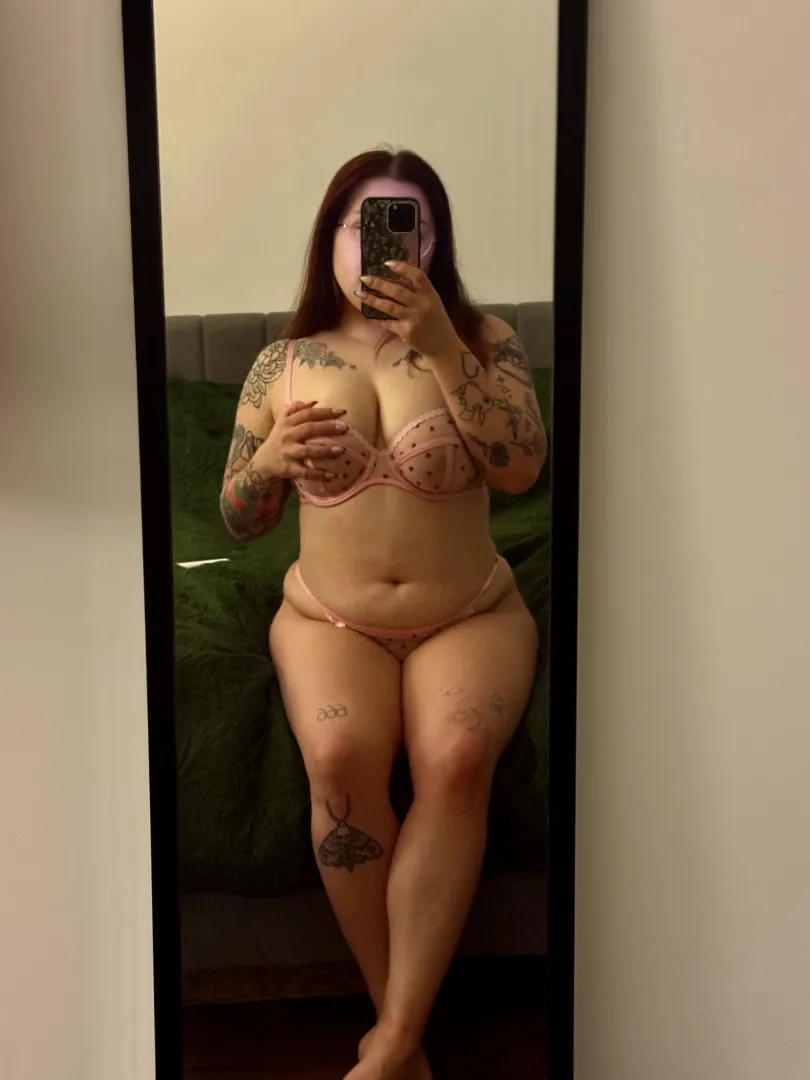 plenty to hold x posted by LilSophiax