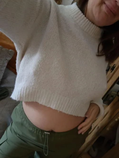 Pointing at you through my jersey by Latease1