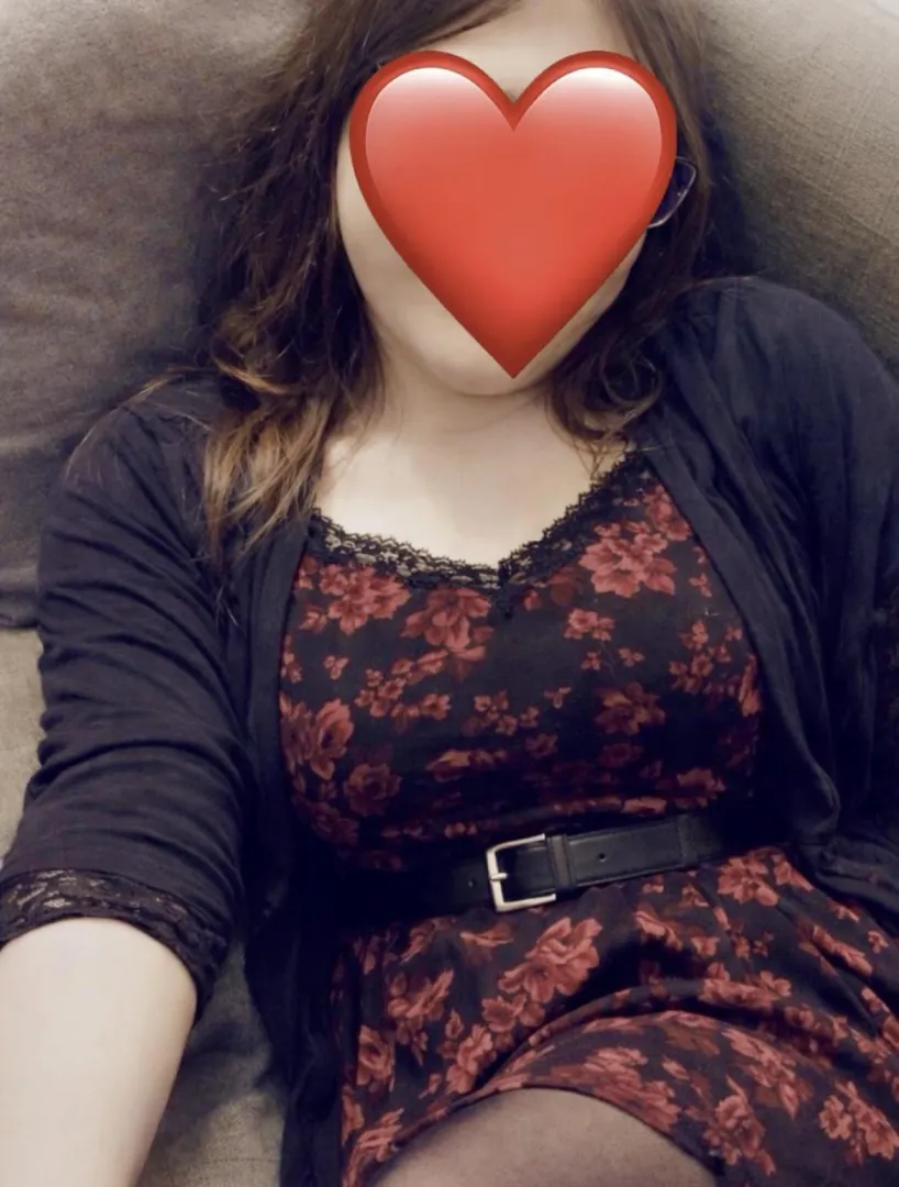 [POL] #Warsaw 26 y old Relocation trad bride looking for serious older husband posted by Camil2uwu