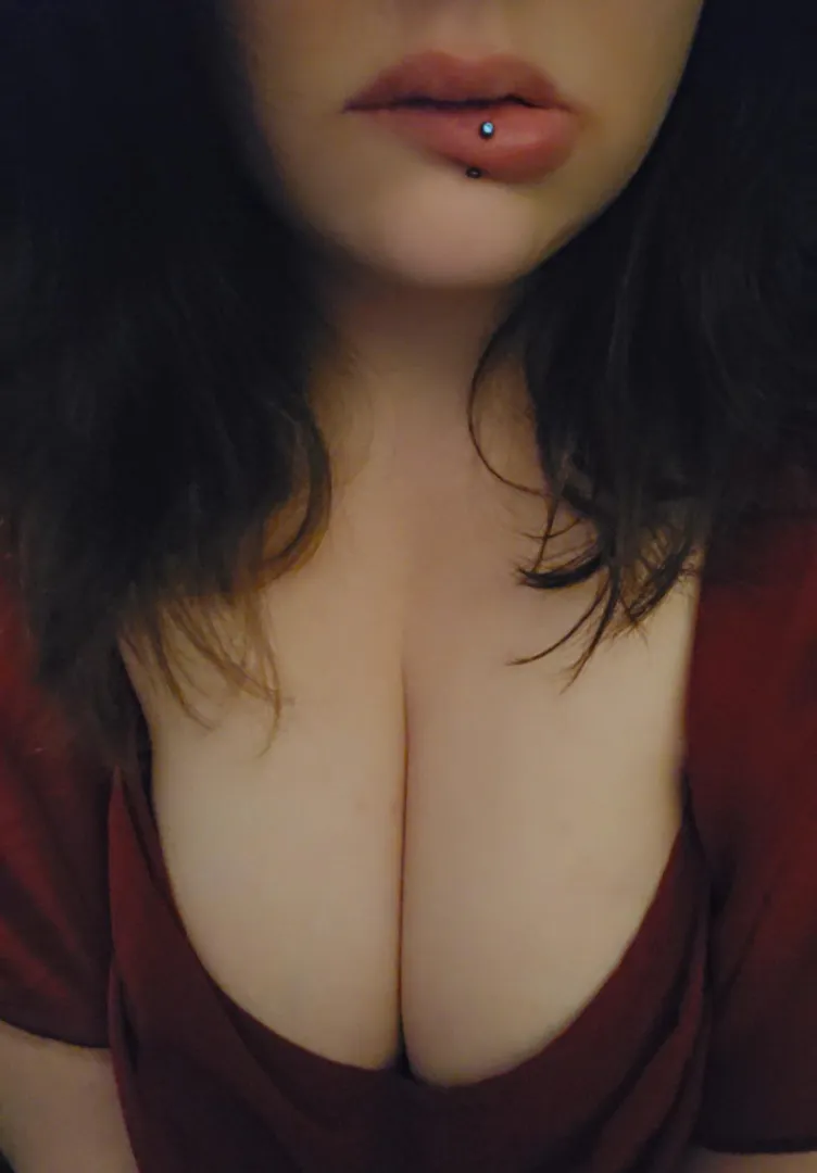 Poor little needy boy. You want Mommy to empty you and your wallet don't you? Come beg for release  posted by _hyperfixation_85