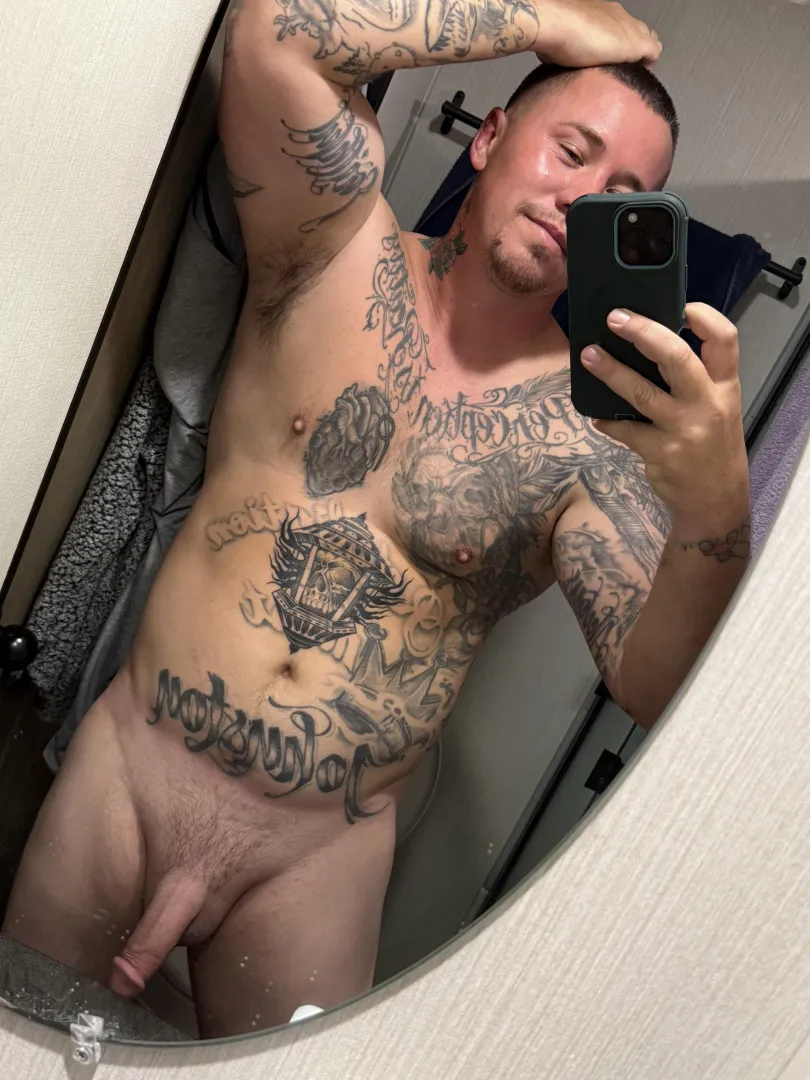 Post gym selfie posted by the_lamar_johnstone