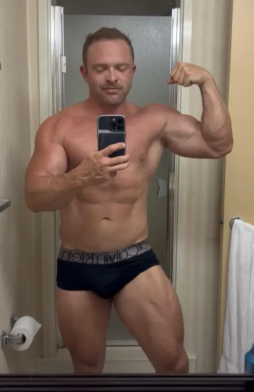 Post Massage Flex Session here in Los Angeles by Jimisagem1