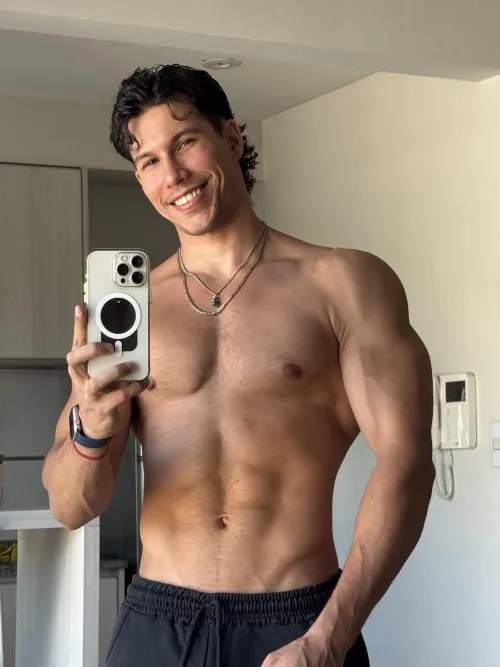 Post shower ‍ by Maurifitness