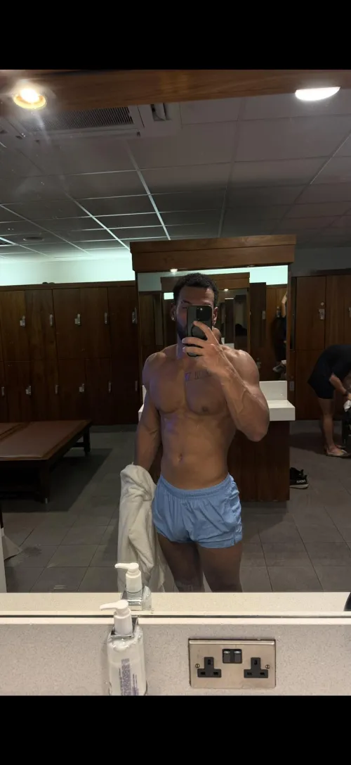 Post spa mirror selfie by UndercoverTJay