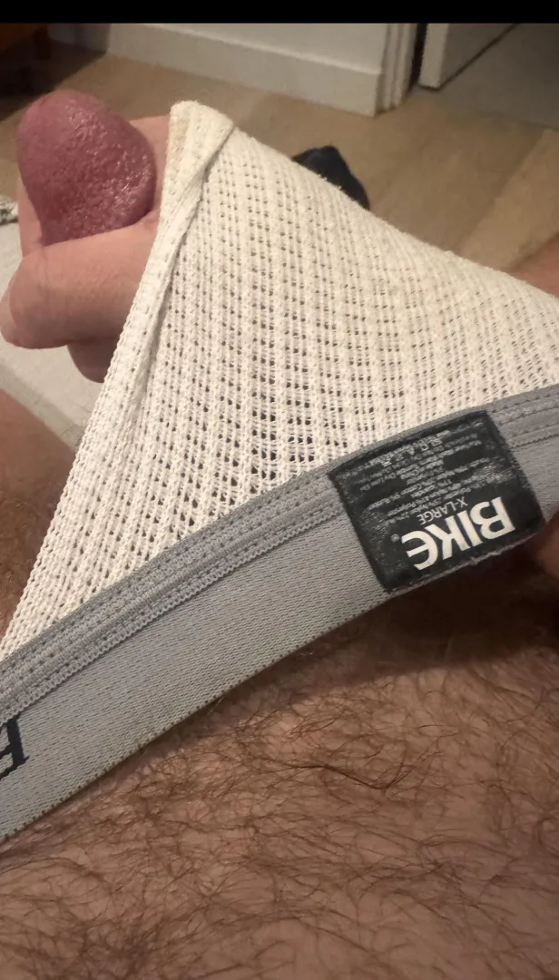 Post workout jerk posted by happytobottom