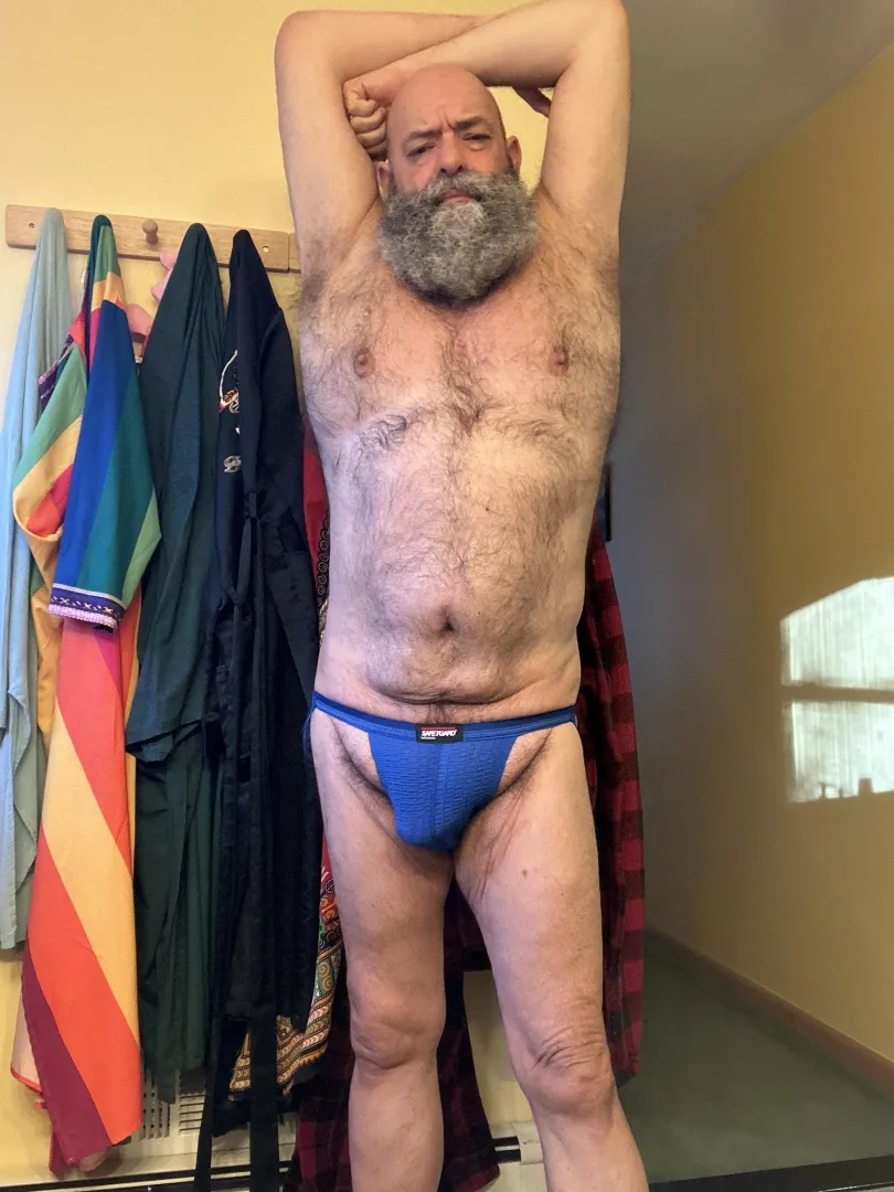 Post-workout, want a whiff? (60s) posted by Chiefdaddymaster6609