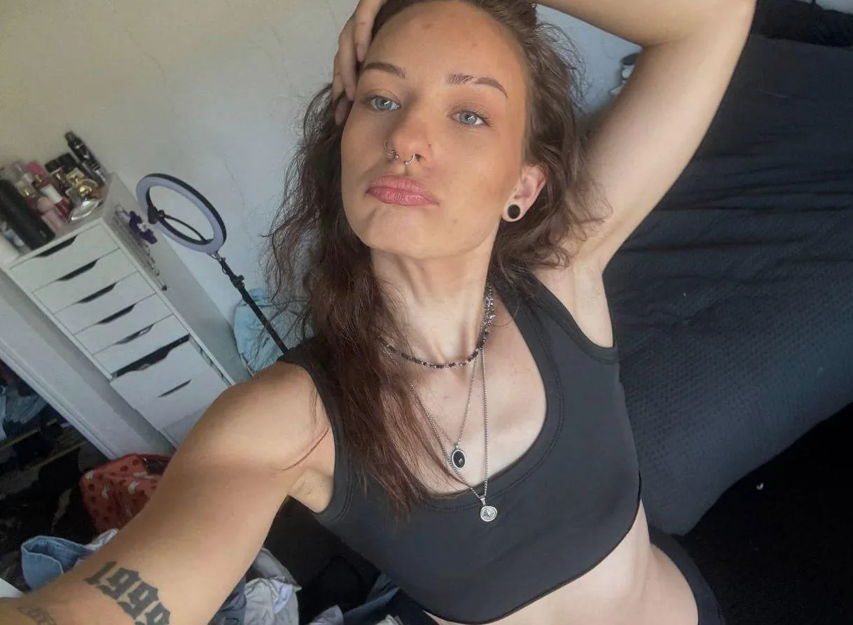 Pouting for your attention~ posted by mochacaramela