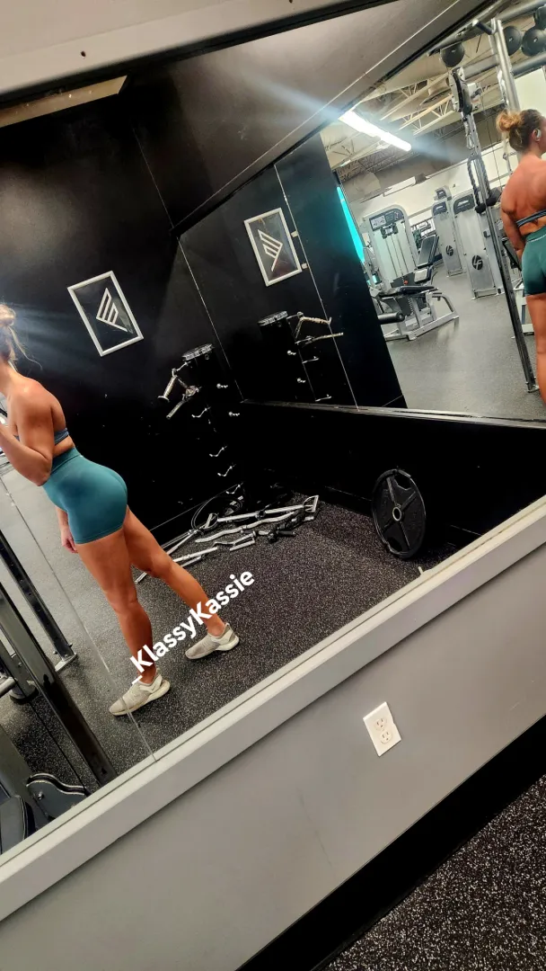 Pre pump selfie  posted by [deleted]