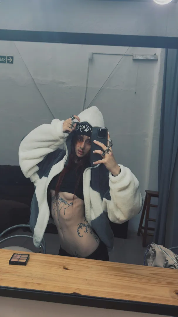 Prefer someone close who values privacy., t.e,l.grm: lunapetaline posted by thesadshow