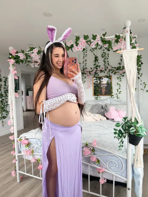 Pregnant and feeling beautiful by Underthescrubs