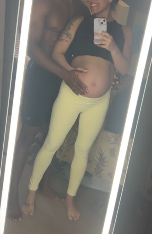 Pregnant at 40 guess it's never to late to breed black!!! by joejoejames84