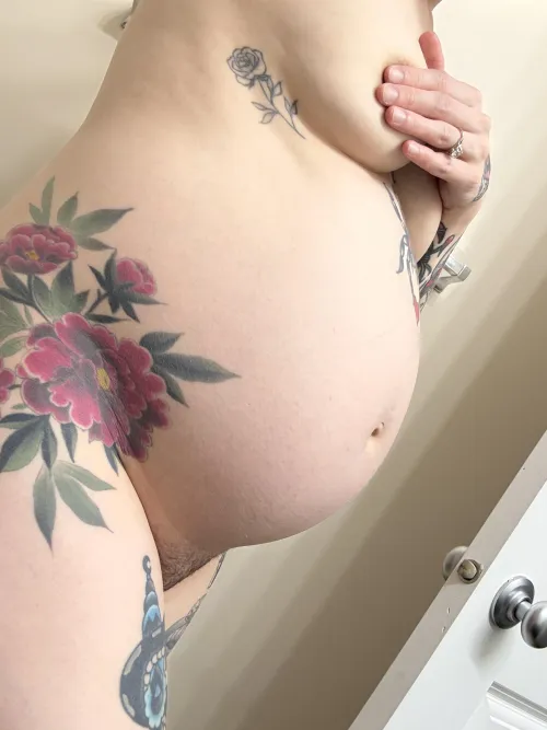 Pregnant customs are coming to an end soon. Get em while they’re hot by sucmykittens