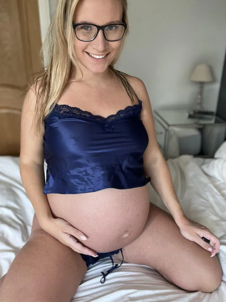 Pregnant woman fulfilling hot fetishes, ready to play posted by pregnantjennyxo
