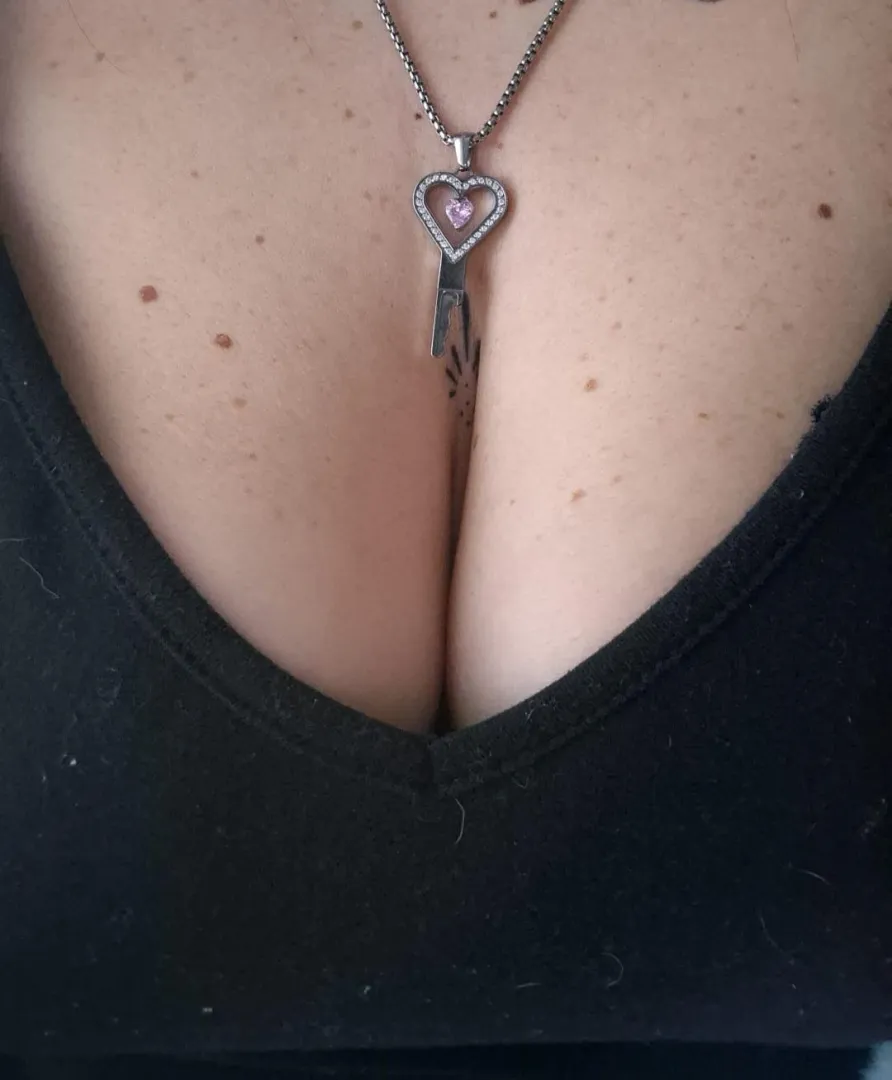 Present for wife posted by Slavesimon2512