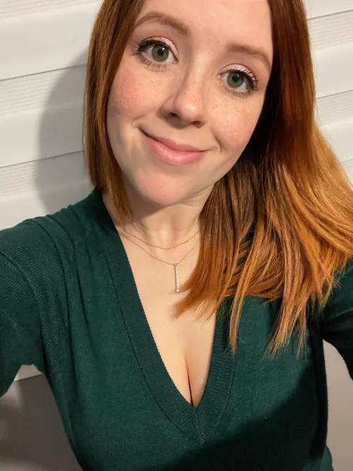 Pretty face, playful intentions <3 by SunkissedVixenoy