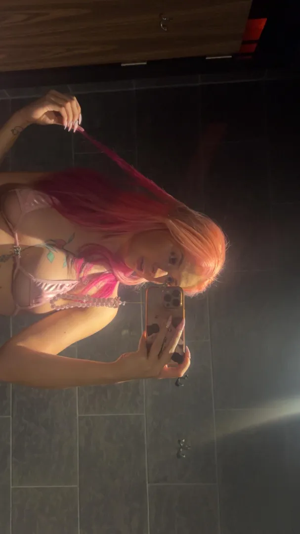 Pretty in pink  posted by Particular-Regular90