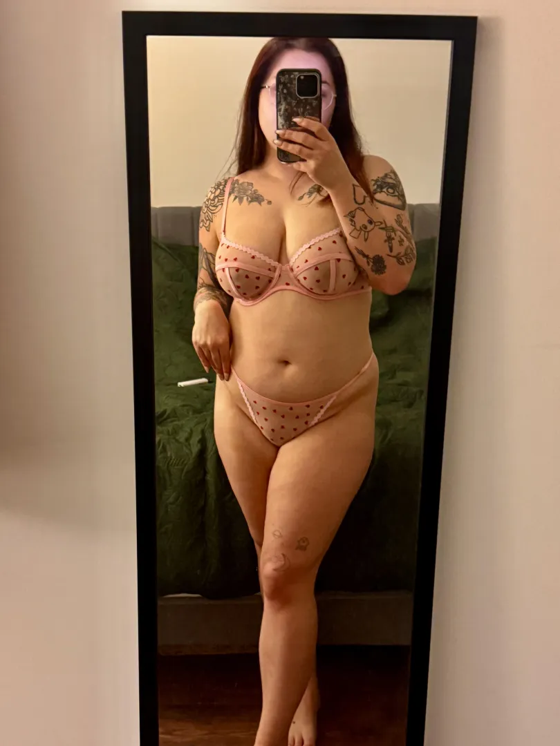 Pretty in pink x posted by LilSophiax