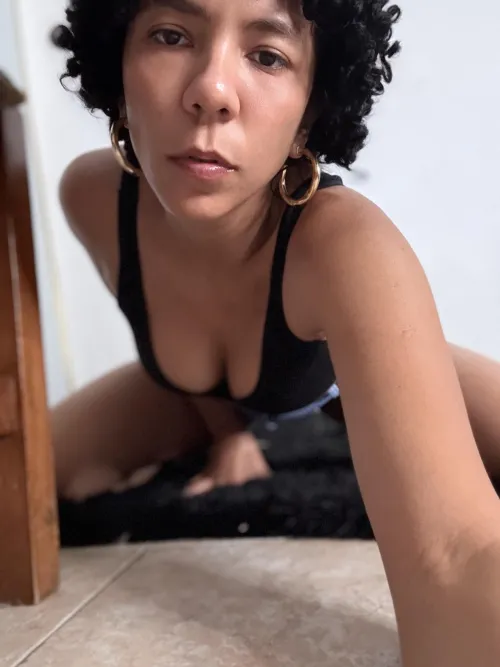 pretty little mouth for you by adricurly