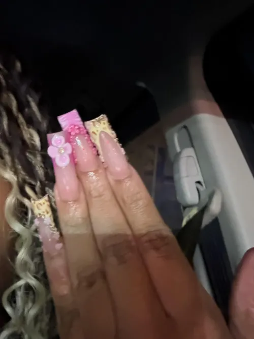 Pretty nails pretty woman <3 by urgodaaliyah