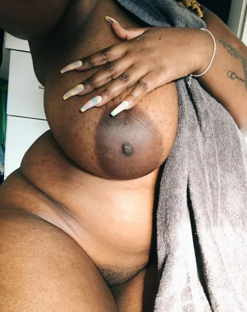 Pretty titties by watermelonshakeXx