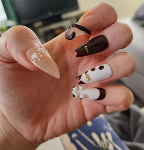 Pretty, unique nails. by kadaysia