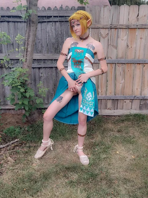 Princess Zelda from Tears of the Kingdom by ReiLynness by ReiLynness