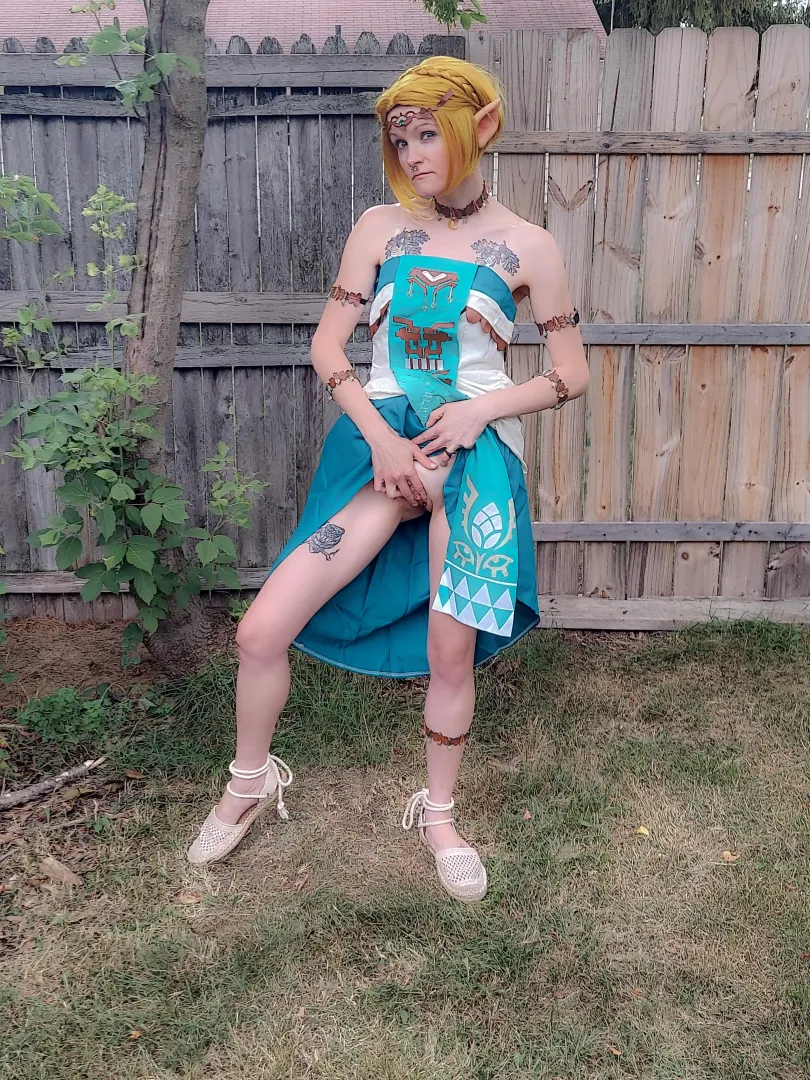 Princess Zelda from Tears of the Kingdom by ReiLynness posted by ReiLynness
