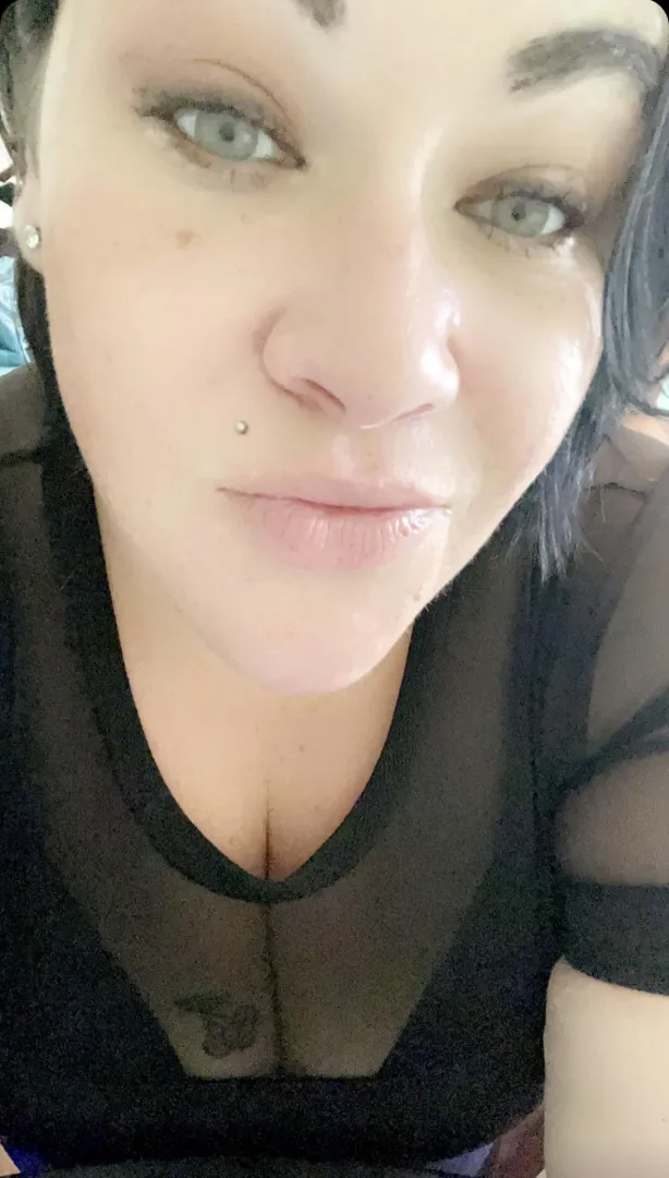 Pull down your pants love, I need a good laugh.  #SoPhuckingHilarious posted by MoanElisa_1