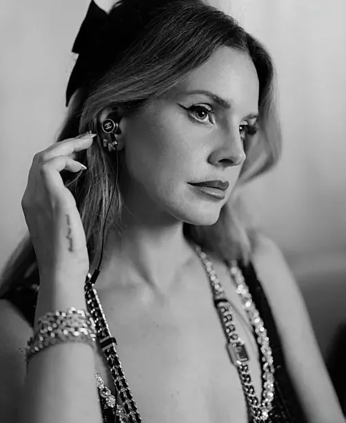 Pure perfection. by Pure-Sky4814