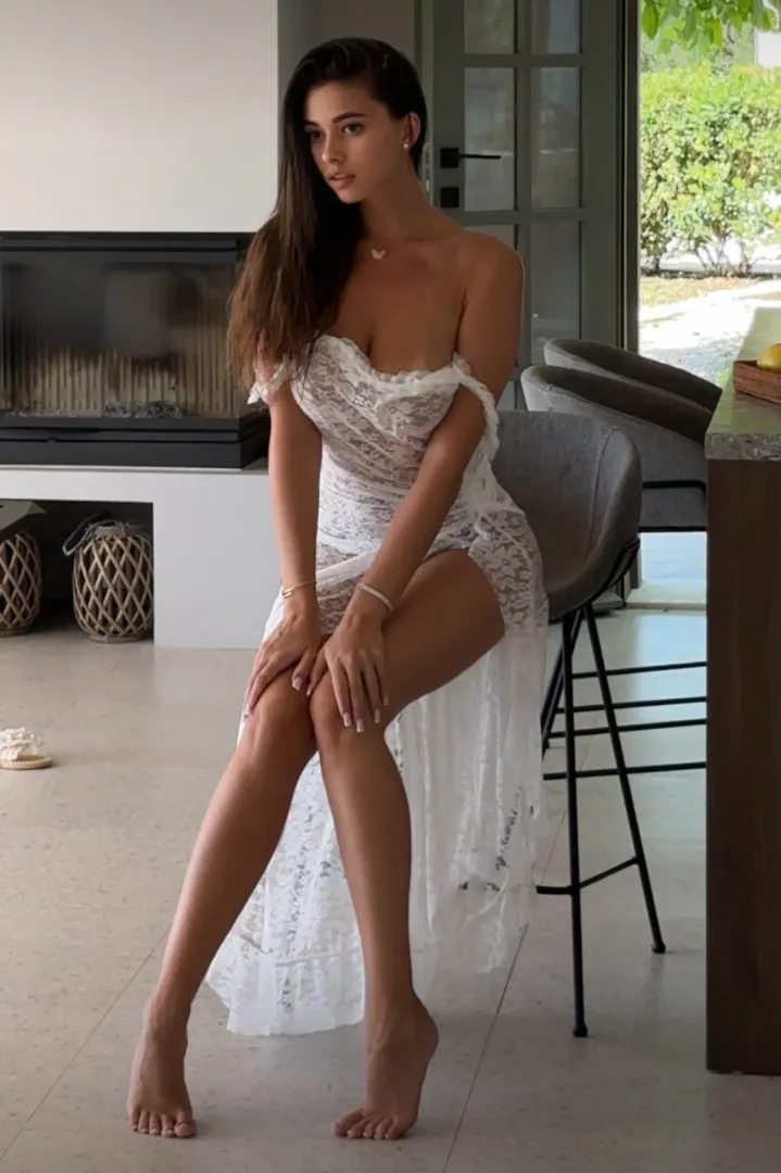 Pure sensuality posted by Duke_Strato5phere