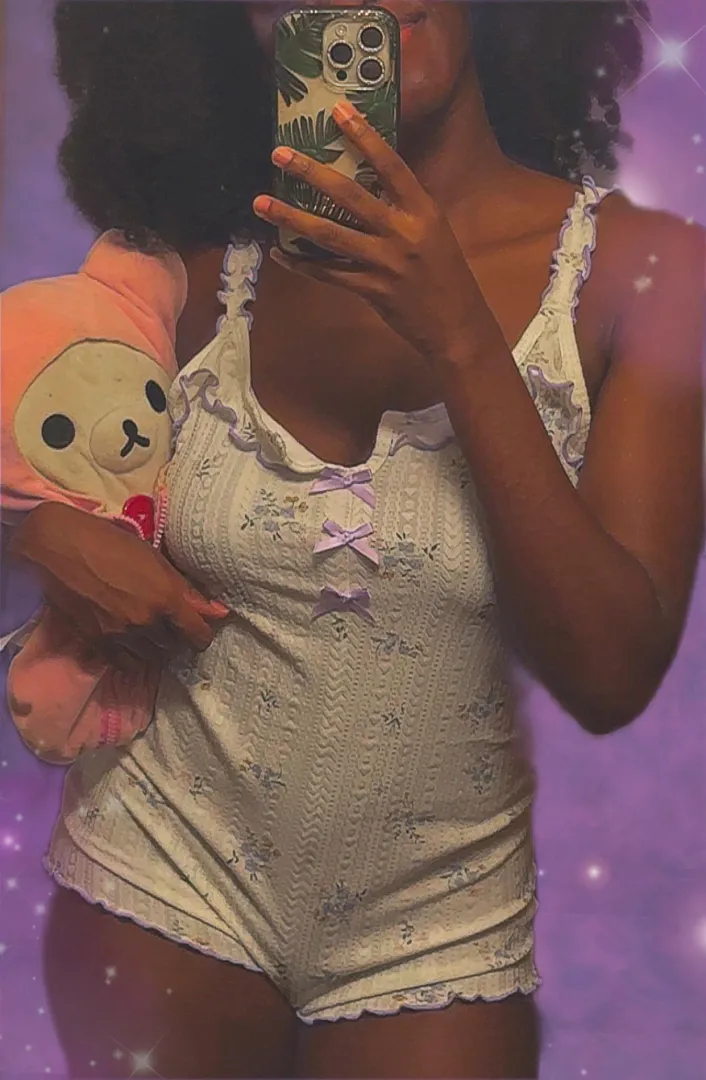 purple and flowers = my favorite  posted by persephonepleasee