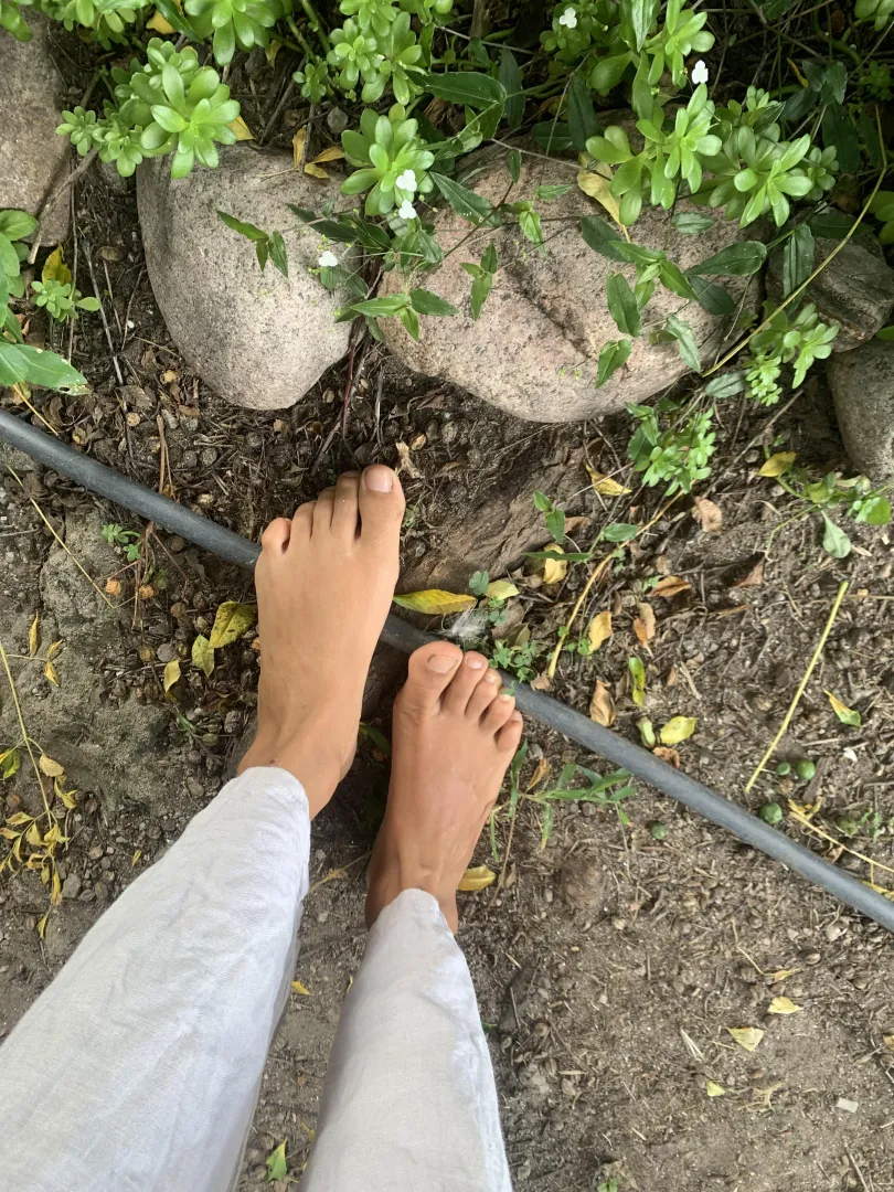 Que habrá detrás de esas pisadas?  posted by Anastasia-Kiruka