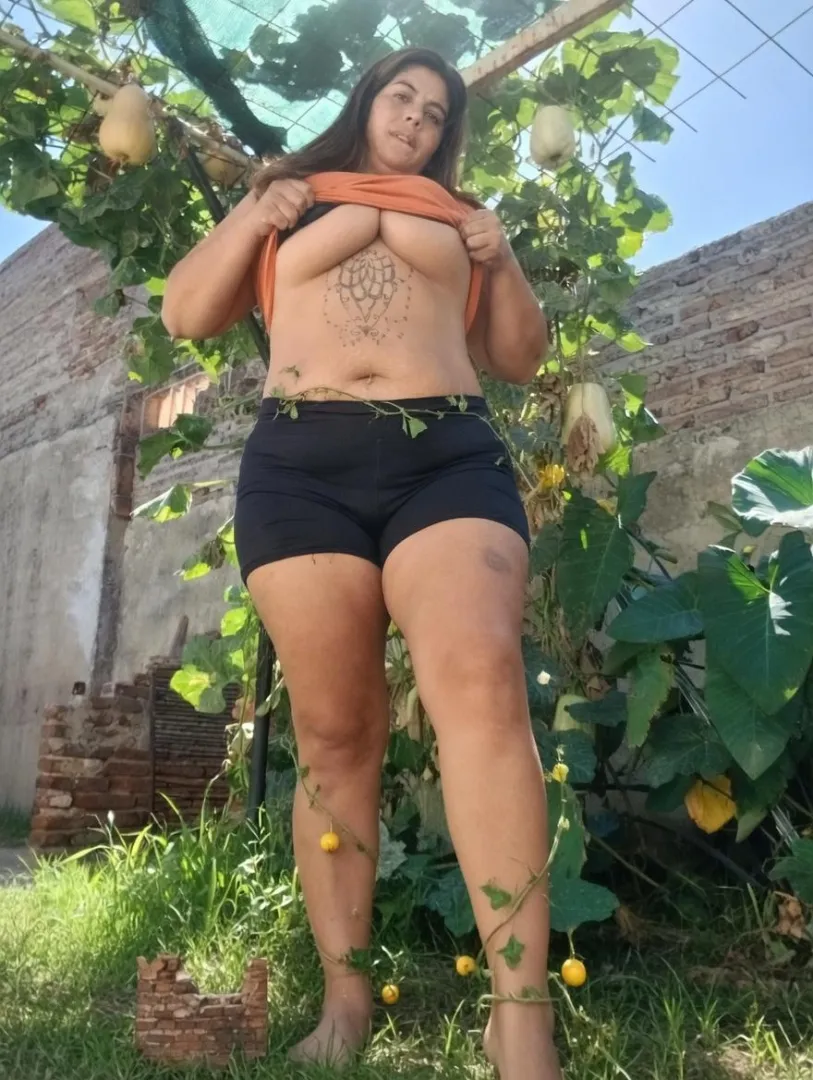 Que le harías a este ombligo ... o a esta panza posted by Practical-Gur9683