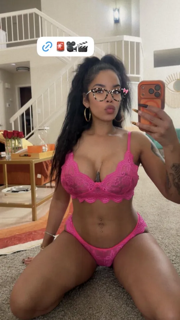 Queen  posted by Porngod6