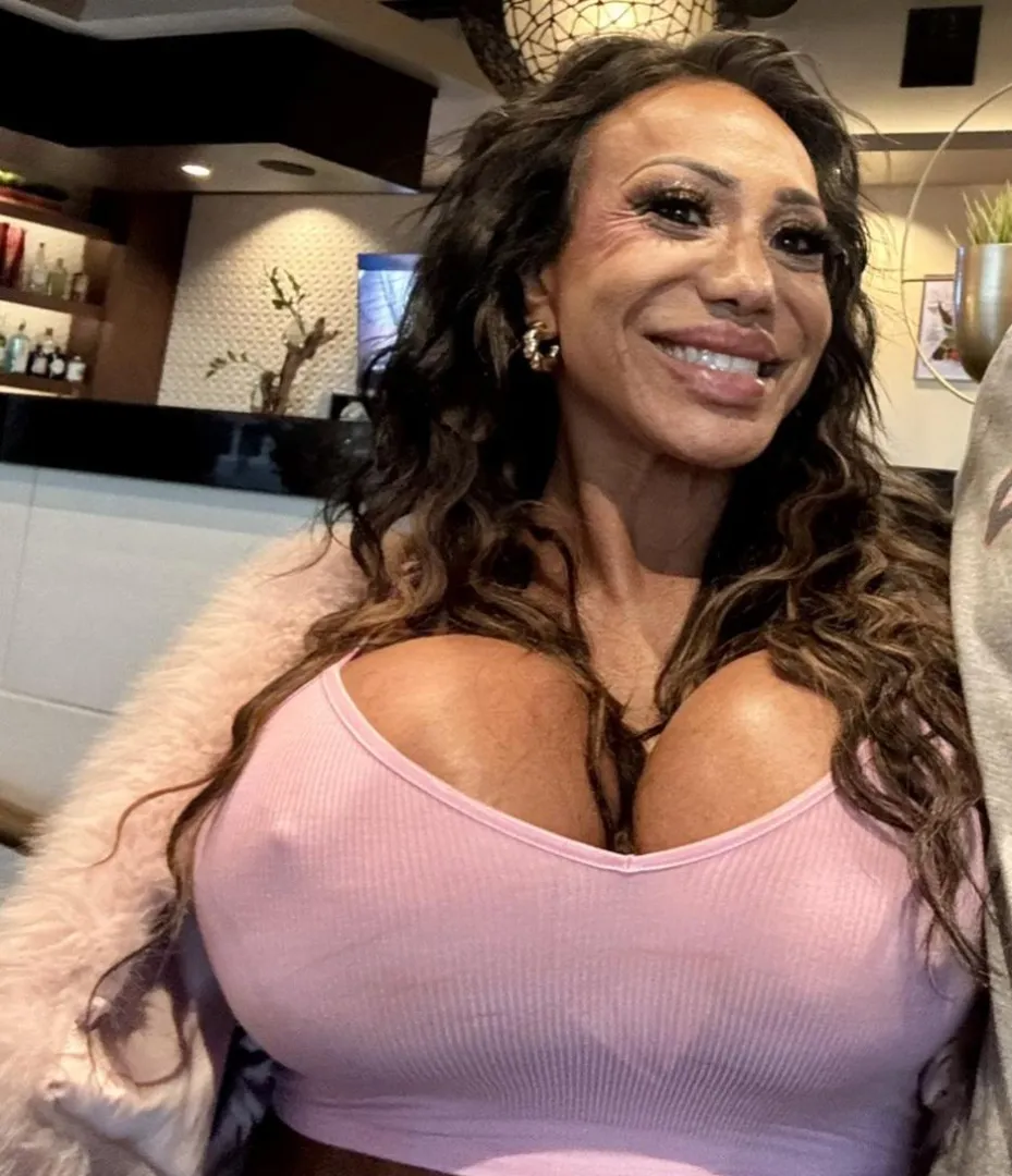 Queen Ava posted by Wild-Ratio-7639