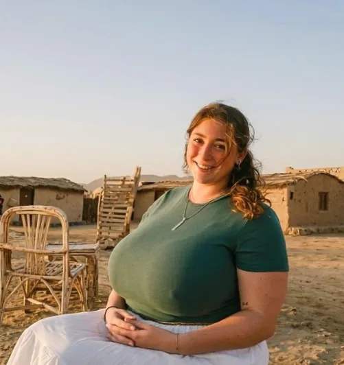 Queenie by StoneSkip77