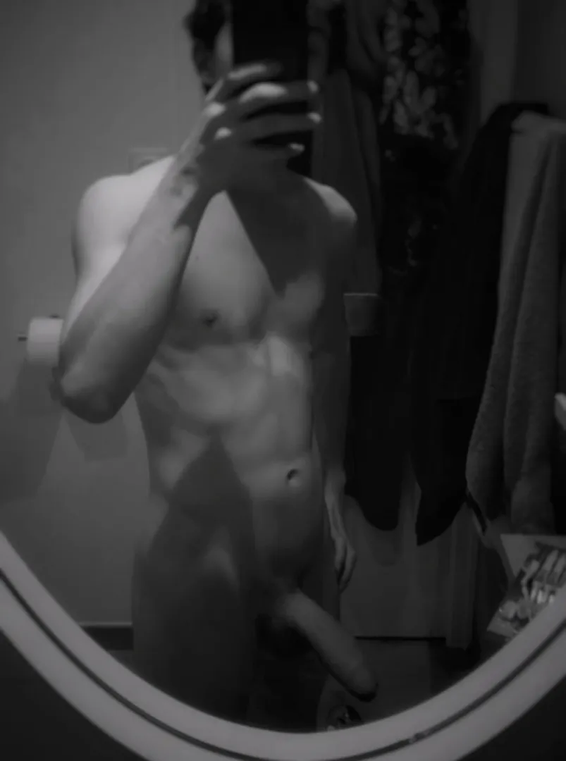 Qui veut goûter ma grosse queue ? posted by underworld_lovers_