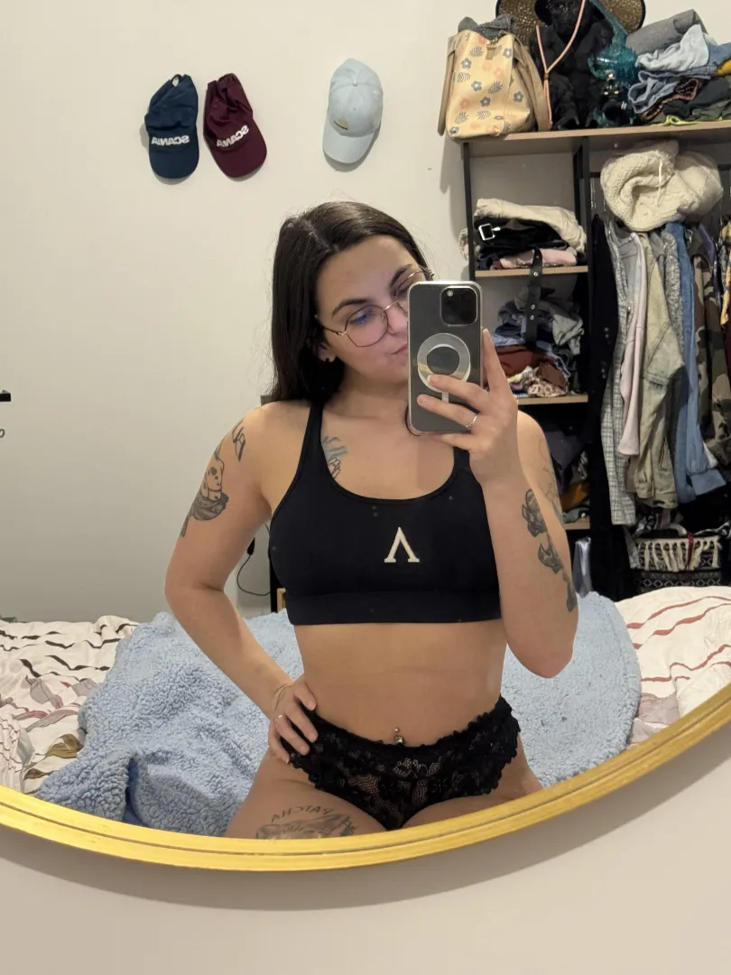 Qui viens m’accompagner pour ce réveil matinal pour un dimanche ? posted by Zestyclose-Smoke8720