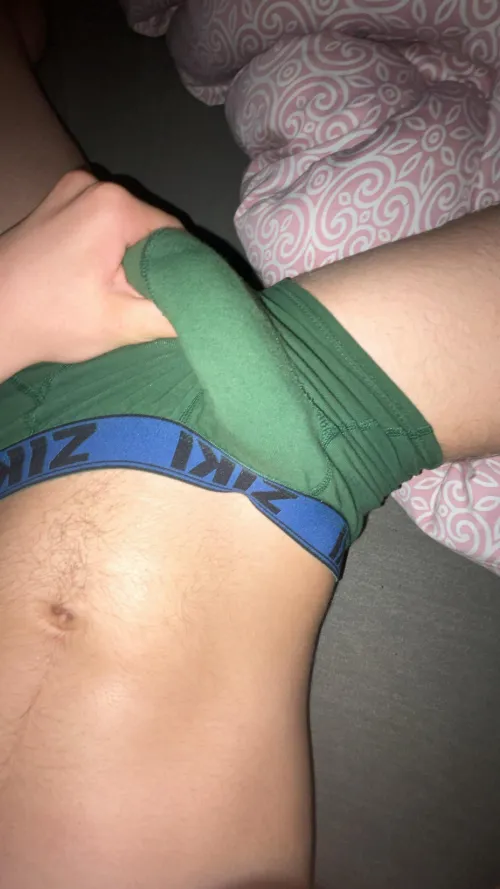 Qui voudrais en avoir un peu plus  by PurpleFun7550